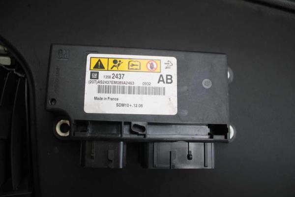 AIRBAG OPEL ASTRA J (TABLEAU DE BORD + VOLANT+ AIRBAG CEINTURES + CEINTURES AVANT + BOITIER AIRBAG) - Vue 3